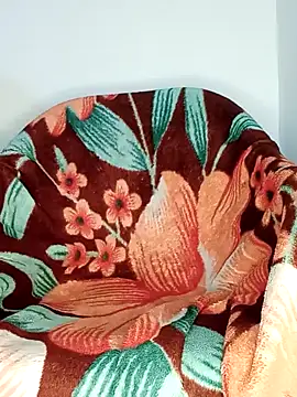 SEXY-nidhi-sharma