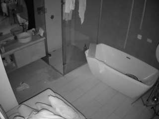 voyeurcam-casa-salsa-bathroom-2