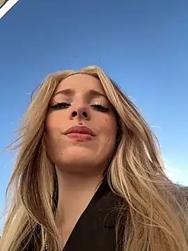 LoraaDoll