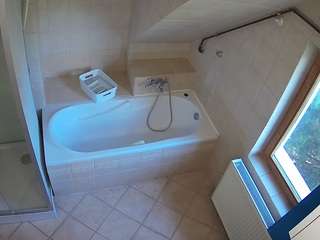voyeurcam-julmodels-bath-2nd-1