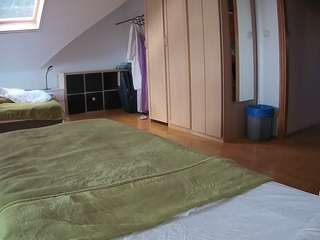 voyeurcam-julmodels-bed-1