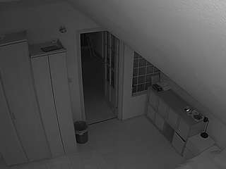 voyeurcam-julmodels-bed-7