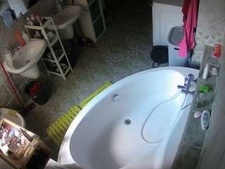 voyeurcam-julmodels-bath-1st-1