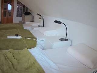 voyeurcam-julmodels-bed-3