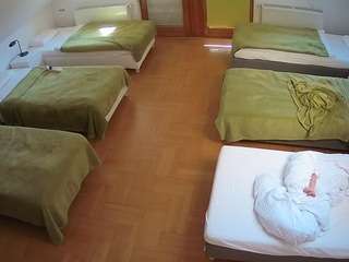 voyeurcam-julmodels-bed-6
