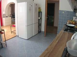 voyeurcam-julmodels-kitchen