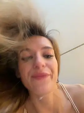 -AngelAri-